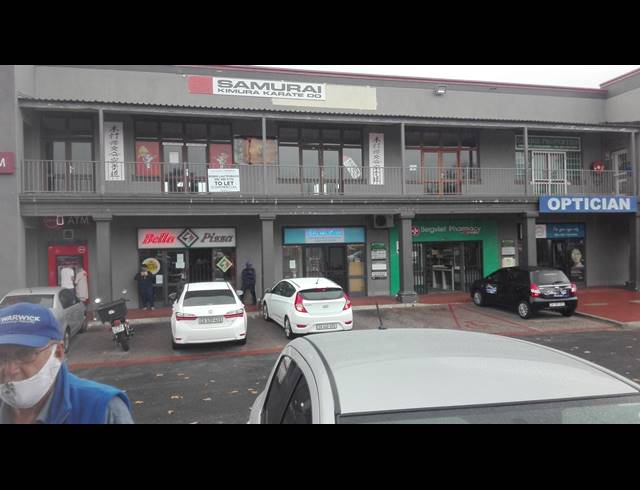 140M² RETAIL TO LET IN HEATHFIELD